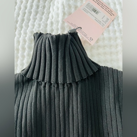 NWT Turtleneck Knitted Long Sleeve Bodysuit size small - Picture 2 of 6